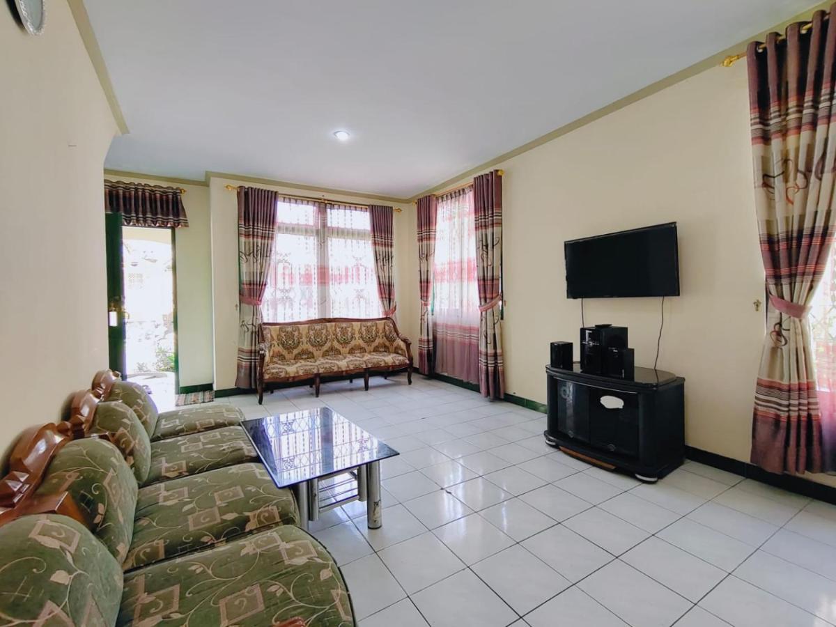 Villa Semesta Cikundul Kültér fotó